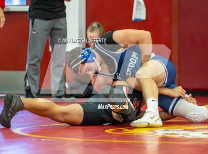 Thumbnail 2 in Lou Bronzan Invitational photogallery.