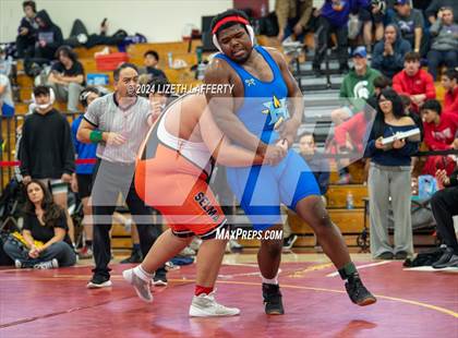 Thumbnail 2 in Lou Bronzan Invitational photogallery.