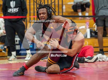Thumbnail 3 in Lou Bronzan Invitational photogallery.