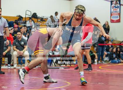 Thumbnail 2 in Lou Bronzan Invitational photogallery.