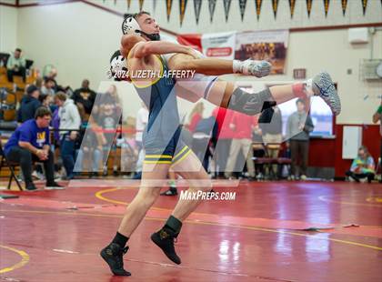 Thumbnail 3 in Lou Bronzan Invitational photogallery.