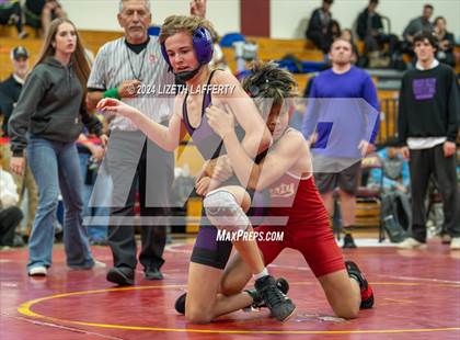 Thumbnail 2 in Lou Bronzan Invitational photogallery.
