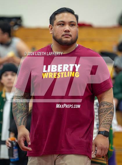 Thumbnail 3 in Lou Bronzan Invitational photogallery.