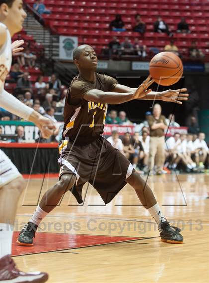 Thumbnail 3 in El Camino vs Mission Hills (CIF SDS D1 Final) photogallery.