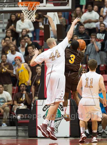 Thumbnail 3 in El Camino vs Mission Hills (CIF SDS D1 Final) photogallery.