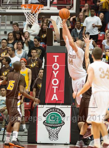Thumbnail 3 in El Camino vs Mission Hills (CIF SDS D1 Final) photogallery.