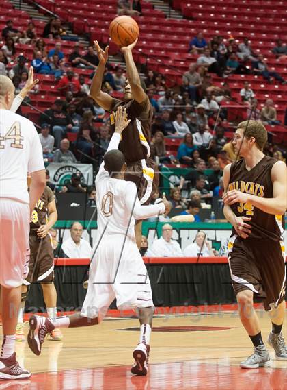 Thumbnail 3 in El Camino vs Mission Hills (CIF SDS D1 Final) photogallery.