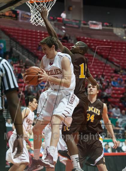 Thumbnail 2 in El Camino vs Mission Hills (CIF SDS D1 Final) photogallery.