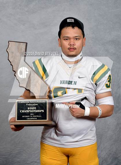 Thumbnail 2 in Vanden (CIF State Div. 3-A Awards) photogallery.