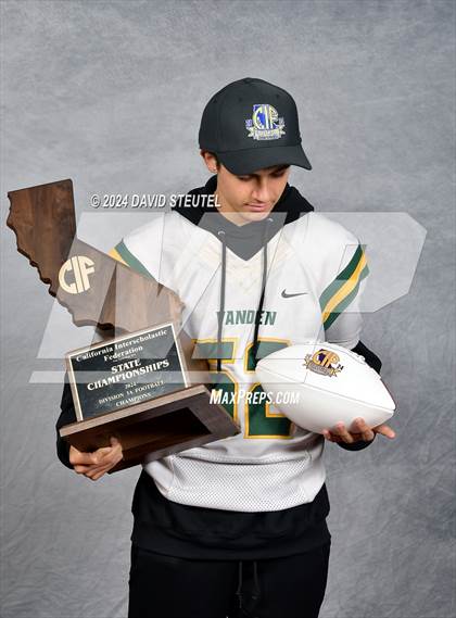Thumbnail 2 in Vanden (CIF State Div. 3-A Awards) photogallery.
