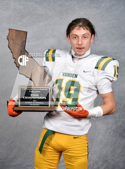 Thumbnail 2 in Vanden (CIF State Div. 3-A Awards) photogallery.