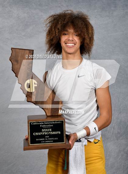 Thumbnail 2 in Vanden (CIF State Div. 3-A Awards) photogallery.