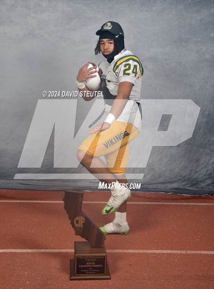 Thumbnail 1 in Vanden (CIF State Div. 3-A Awards) photogallery.