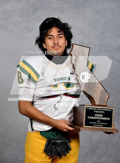 Thumbnail 2 in Vanden (CIF State Div. 3-A Awards) photogallery.