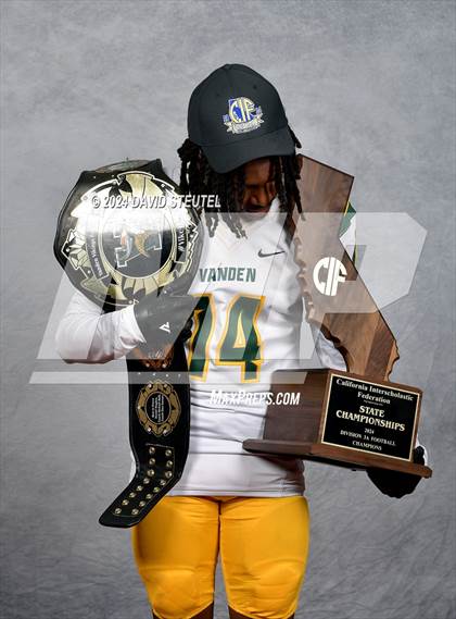 Thumbnail 2 in Vanden (CIF State Div. 3-A Awards) photogallery.