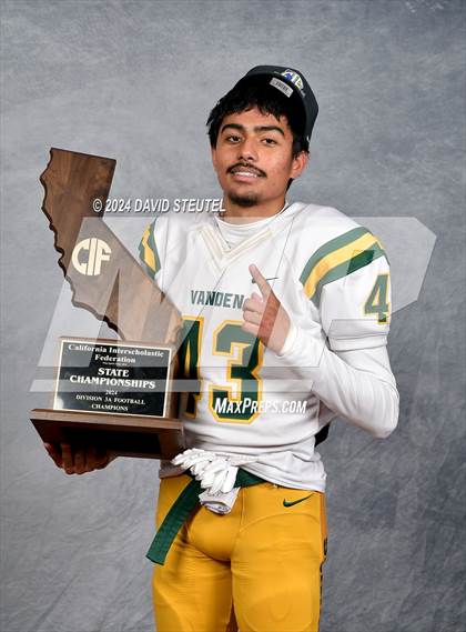 Thumbnail 3 in Vanden (CIF State Div. 3-A Awards) photogallery.