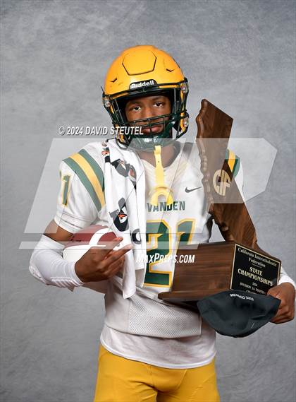 Thumbnail 1 in Vanden (CIF State Div. 3-A Awards) photogallery.