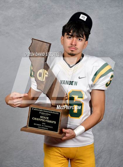 Thumbnail 2 in Vanden (CIF State Div. 3-A Awards) photogallery.