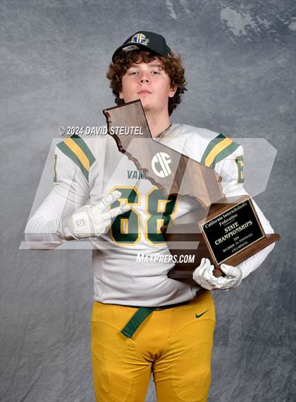 Thumbnail 2 in Vanden (CIF State Div. 3-A Awards) photogallery.
