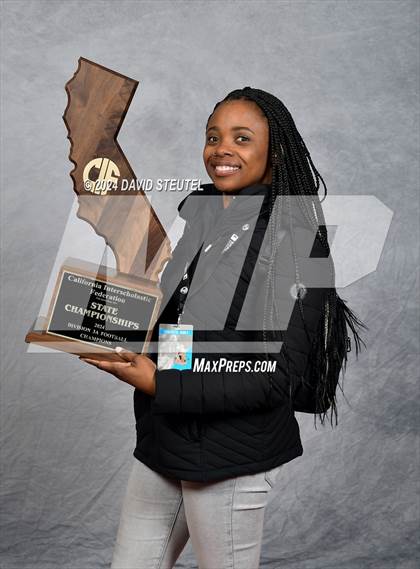 Thumbnail 1 in Vanden (CIF State Div. 3-A Awards) photogallery.