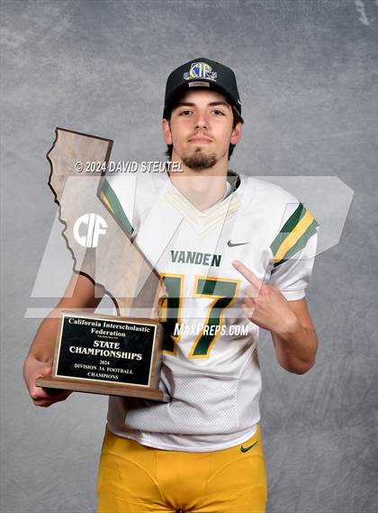 Thumbnail 3 in Vanden (CIF State Div. 3-A Awards) photogallery.