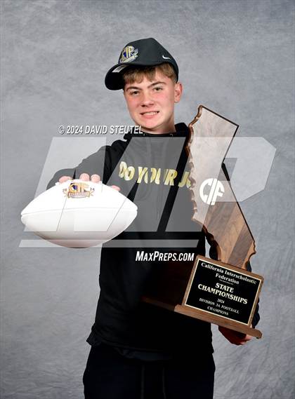 Thumbnail 2 in Vanden (CIF State Div. 3-A Awards) photogallery.