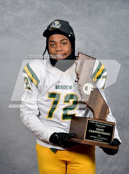 Thumbnail 2 in Vanden (CIF State Div. 3-A Awards) photogallery.