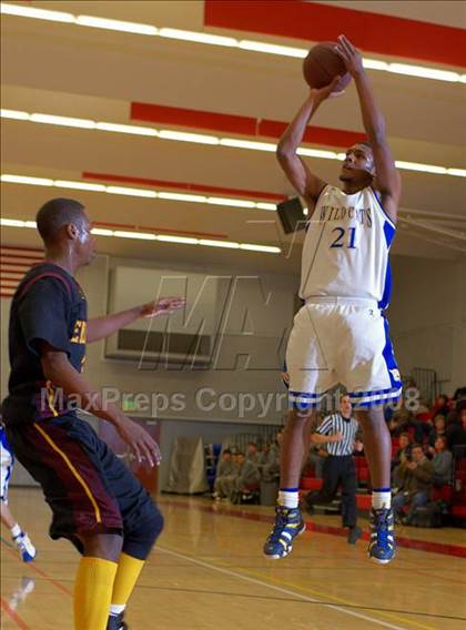 Thumbnail 3 in Wood vs. Encina (Cordova Christmas Classic) photogallery.