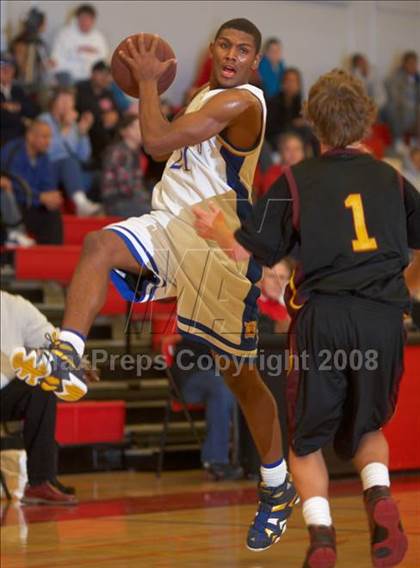 Thumbnail 3 in Wood vs. Encina (Cordova Christmas Classic) photogallery.