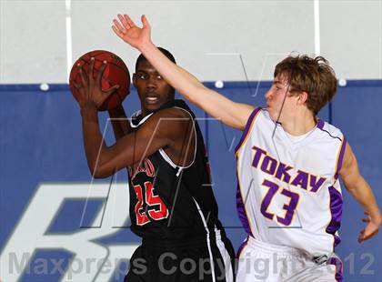 Thumbnail 3 in Tokay vs. Fairfield (Bruin Shootout) photogallery.