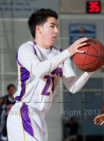 Thumbnail 2 in Tokay vs. Fairfield (Bruin Shootout) photogallery.