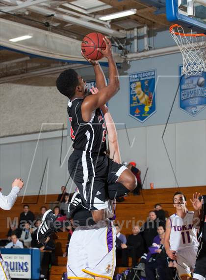 Thumbnail 1 in Tokay vs. Fairfield (Bruin Shootout) photogallery.