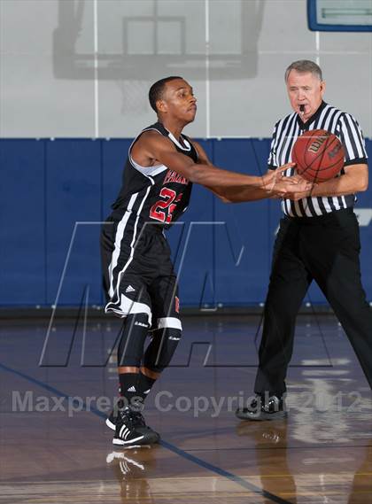 Thumbnail 3 in Tokay vs. Fairfield (Bruin Shootout) photogallery.