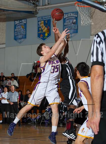 Thumbnail 3 in Tokay vs. Fairfield (Bruin Shootout) photogallery.