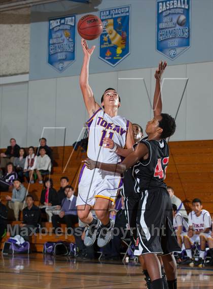 Thumbnail 3 in Tokay vs. Fairfield (Bruin Shootout) photogallery.