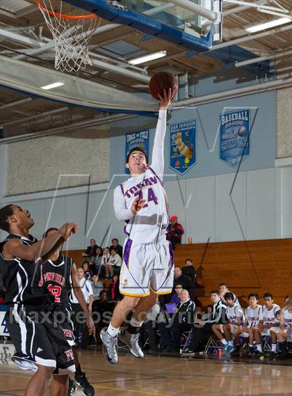 Thumbnail 2 in Tokay vs. Fairfield (Bruin Shootout) photogallery.