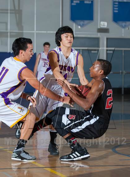 Thumbnail 1 in Tokay vs. Fairfield (Bruin Shootout) photogallery.