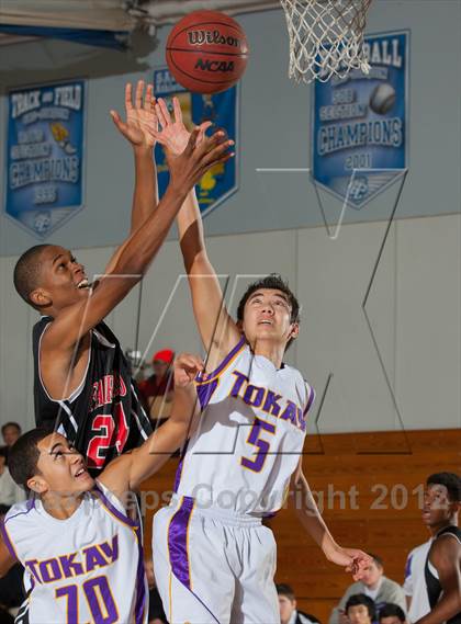 Thumbnail 2 in Tokay vs. Fairfield (Bruin Shootout) photogallery.