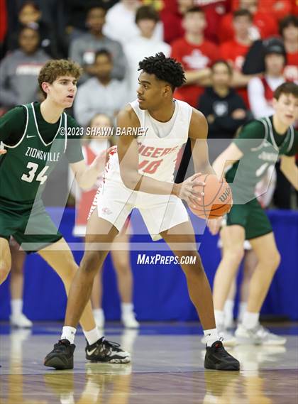 Thumbnail 3 in Zionsville vs. Fishers photogallery.