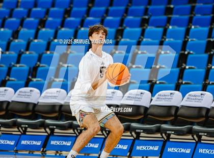 Thumbnail 1 in Loyola vs Servite photogallery.