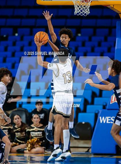 Thumbnail 3 in Loyola vs Servite photogallery.