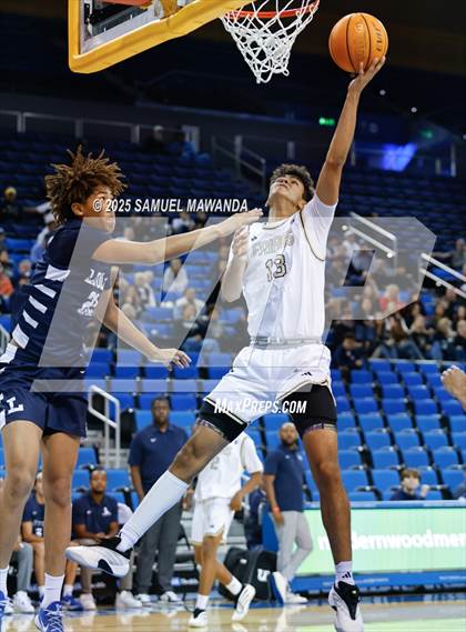 Thumbnail 2 in Loyola vs Servite photogallery.