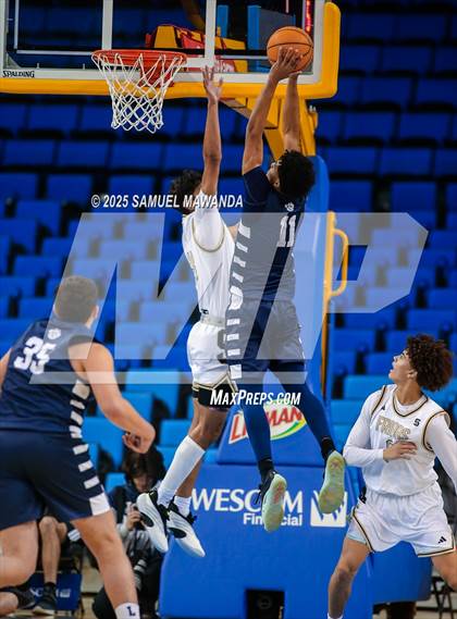 Thumbnail 2 in Loyola vs Servite photogallery.