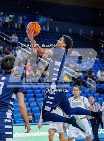 Thumbnail 3 in Loyola vs Servite photogallery.