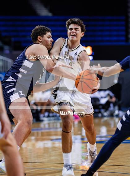 Thumbnail 1 in Loyola vs Servite photogallery.