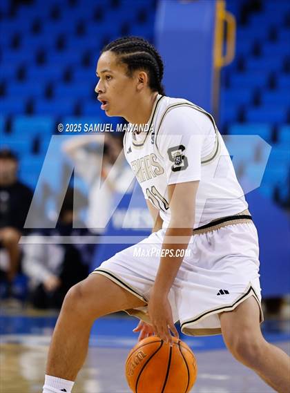 Thumbnail 1 in Loyola vs Servite photogallery.