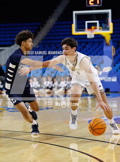 Thumbnail 1 in Loyola vs Servite photogallery.