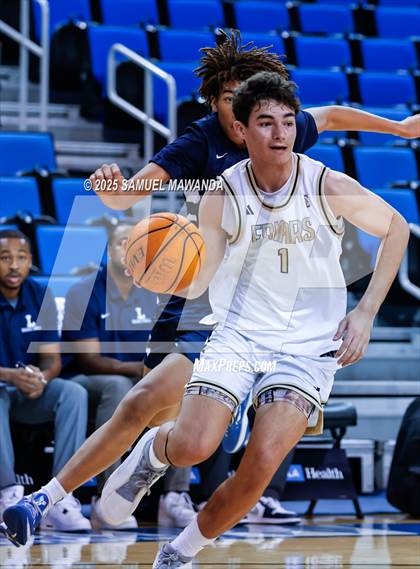 Thumbnail 1 in Loyola vs Servite photogallery.