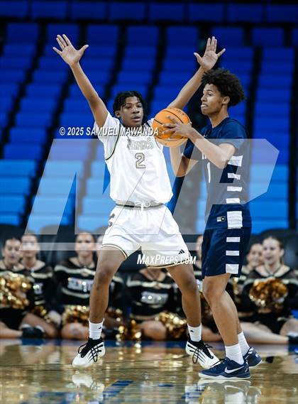 Thumbnail 3 in Loyola vs Servite photogallery.