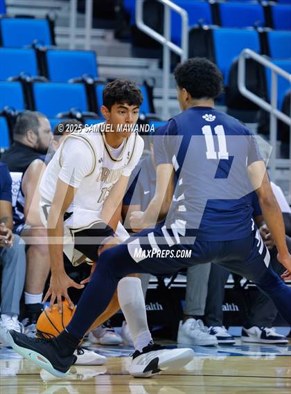 Thumbnail 3 in Loyola vs Servite photogallery.